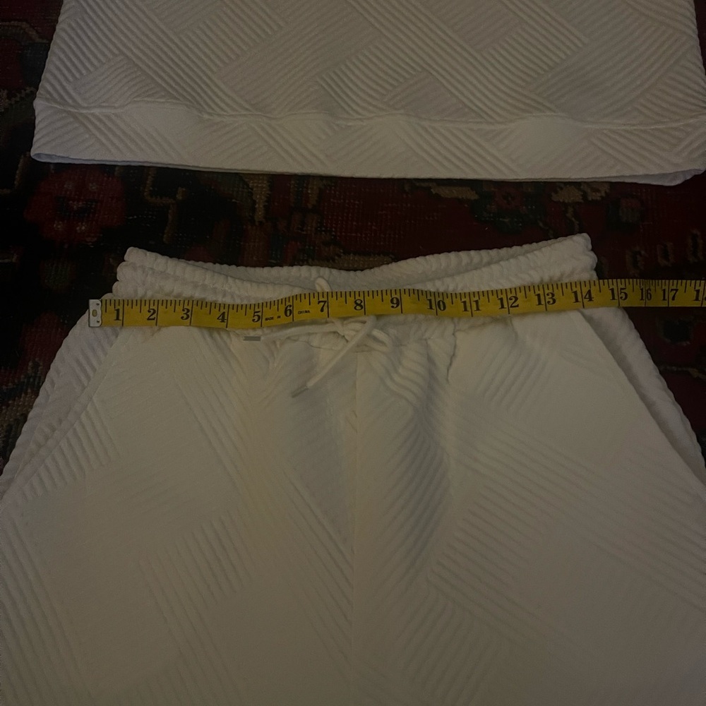Chic White Two Piece outfit Women's Flare Crop Pants size Medium - Picture 4 of 10
